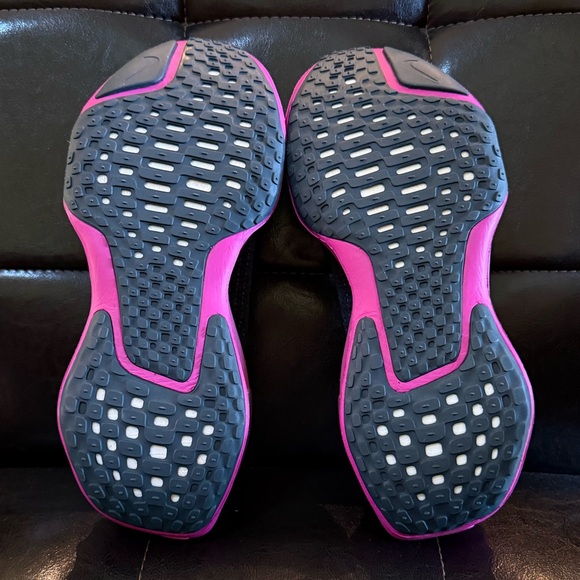 NIKE WMNS ZOOMX INVINCIBLE RUN FK 3 - Picture 11 of 16
